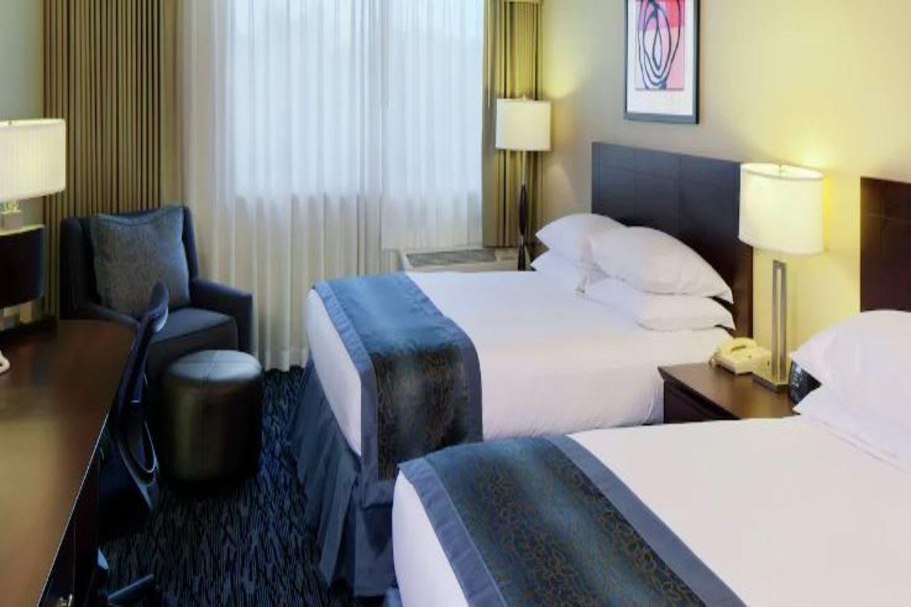 Hotel Doubletree By Hilton Norwalk Exterior foto