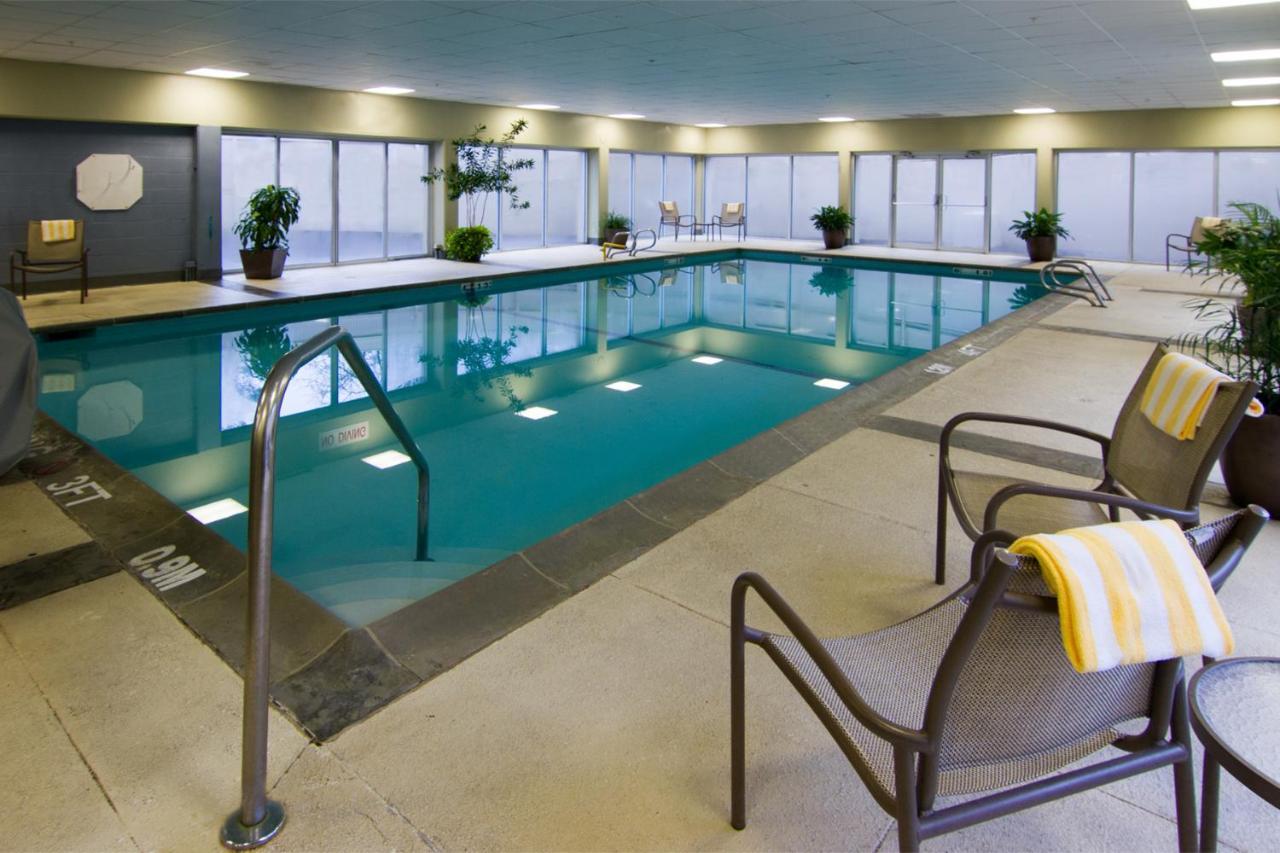 Hotel Doubletree By Hilton Norwalk Exterior foto