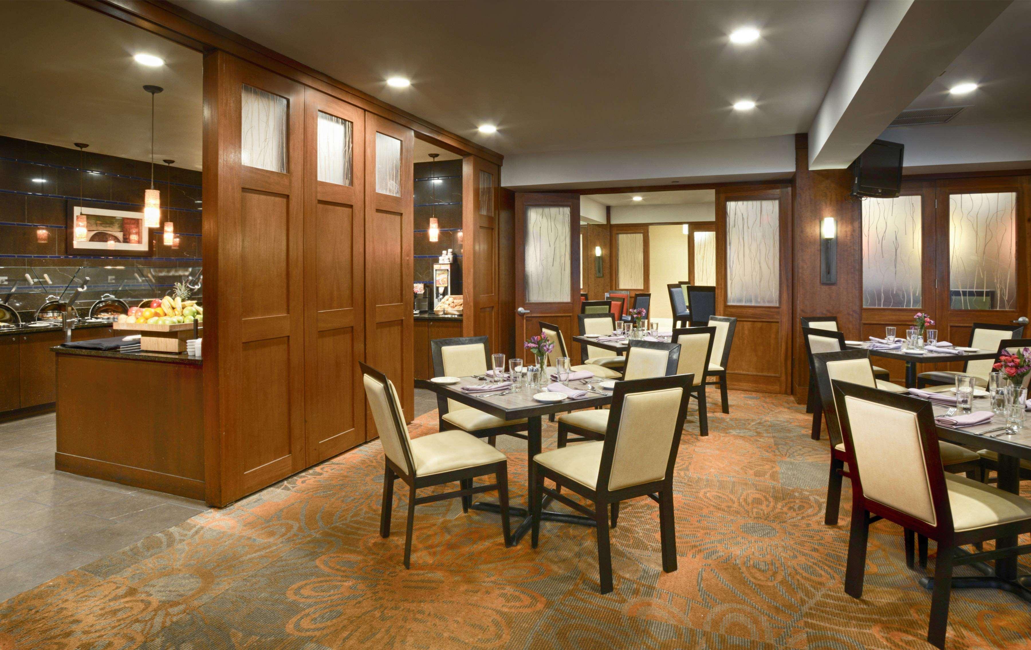 Hotel Doubletree By Hilton Norwalk Exterior foto
