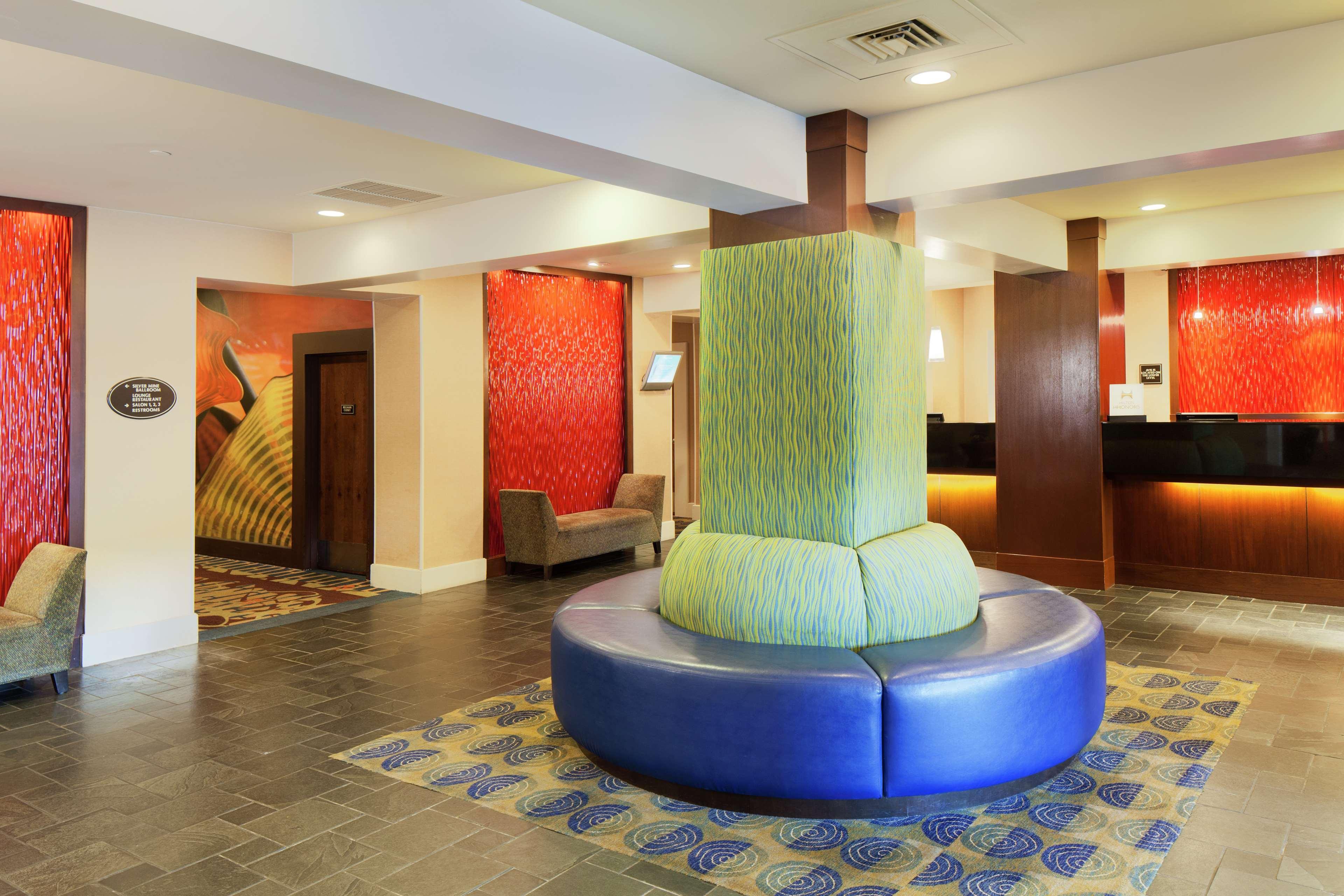 Hotel Doubletree By Hilton Norwalk Interior foto