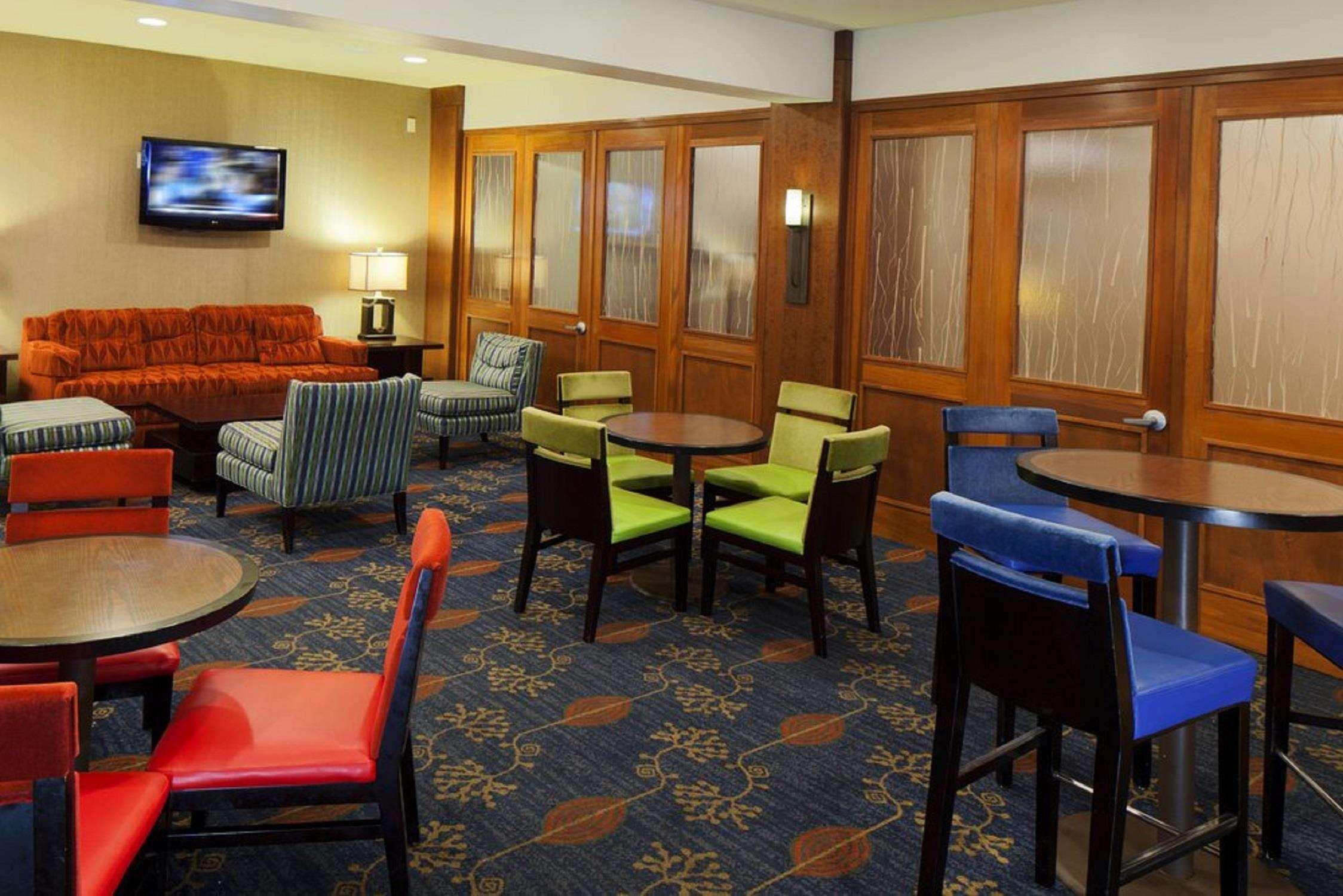 Hotel Doubletree By Hilton Norwalk Exterior foto