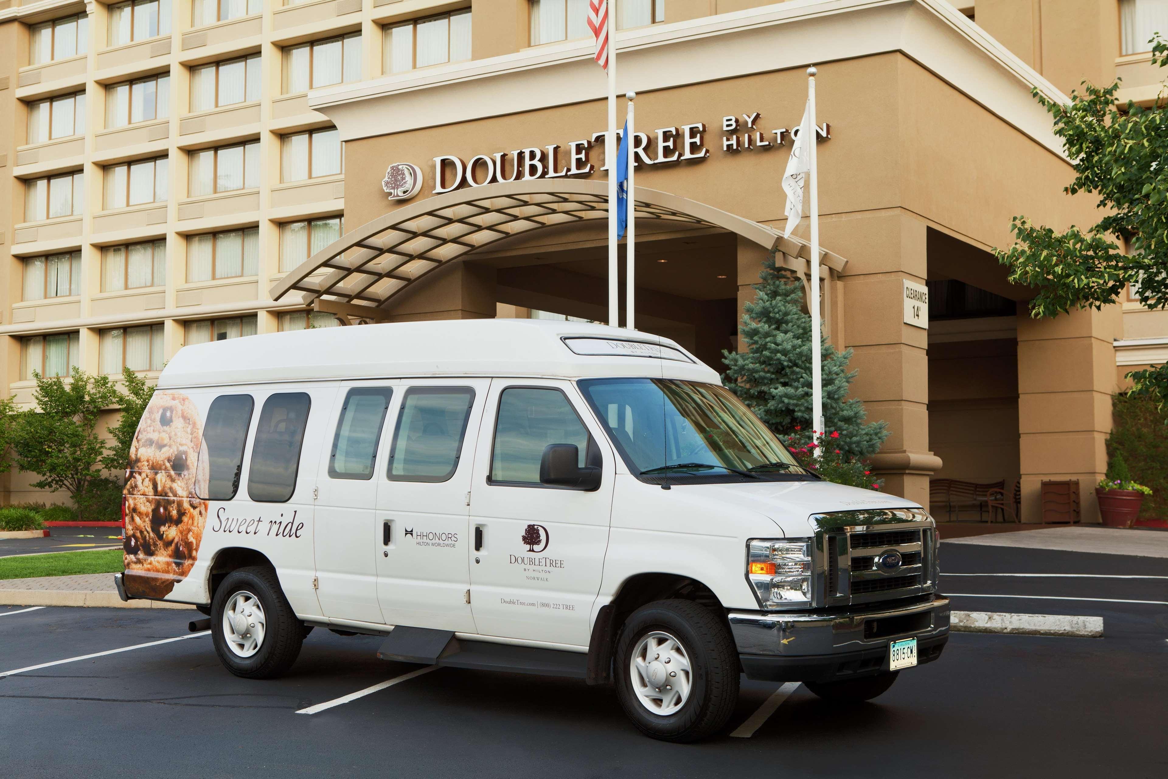 Hotel Doubletree By Hilton Norwalk Exterior foto