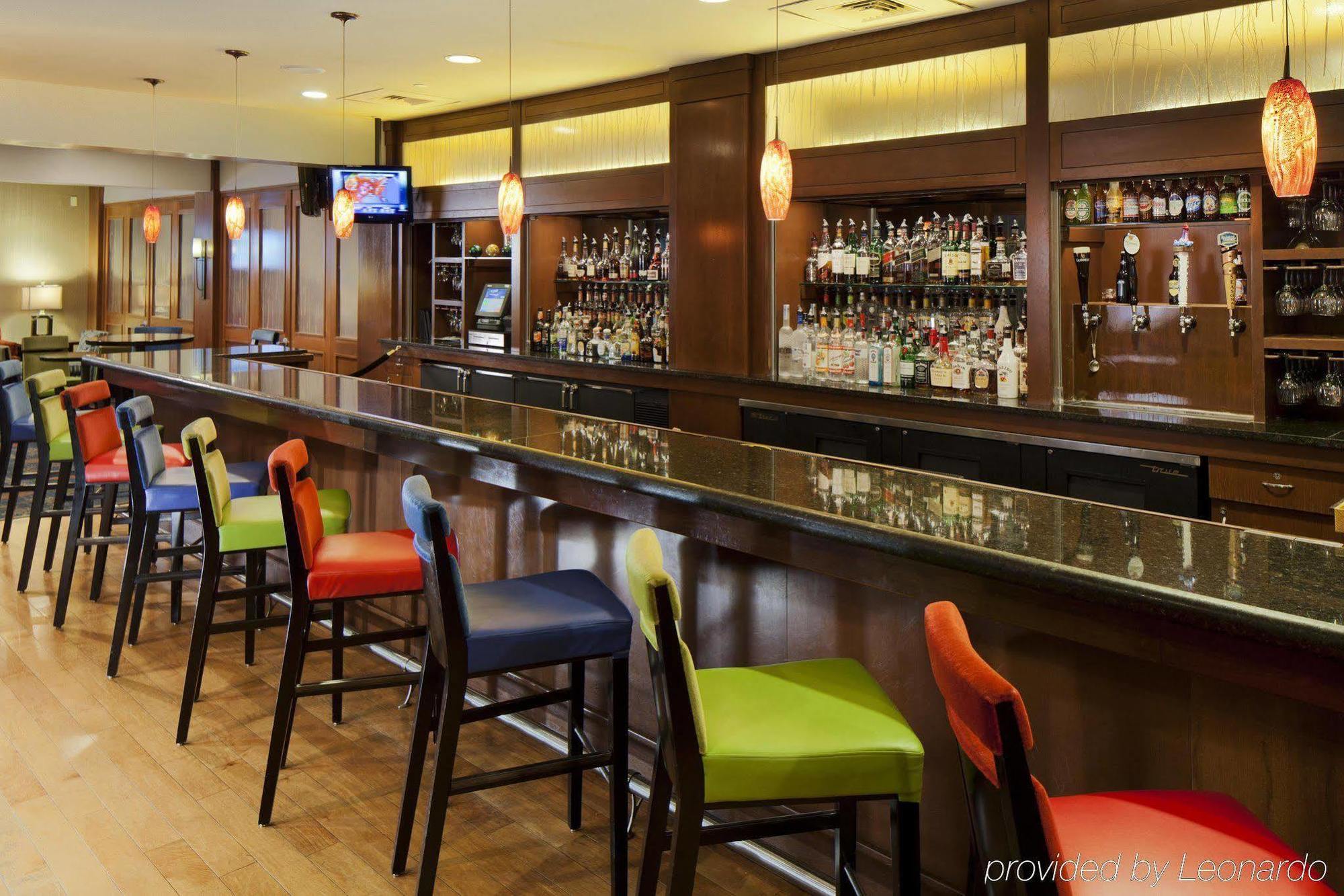 Hotel Doubletree By Hilton Norwalk Restaurante foto