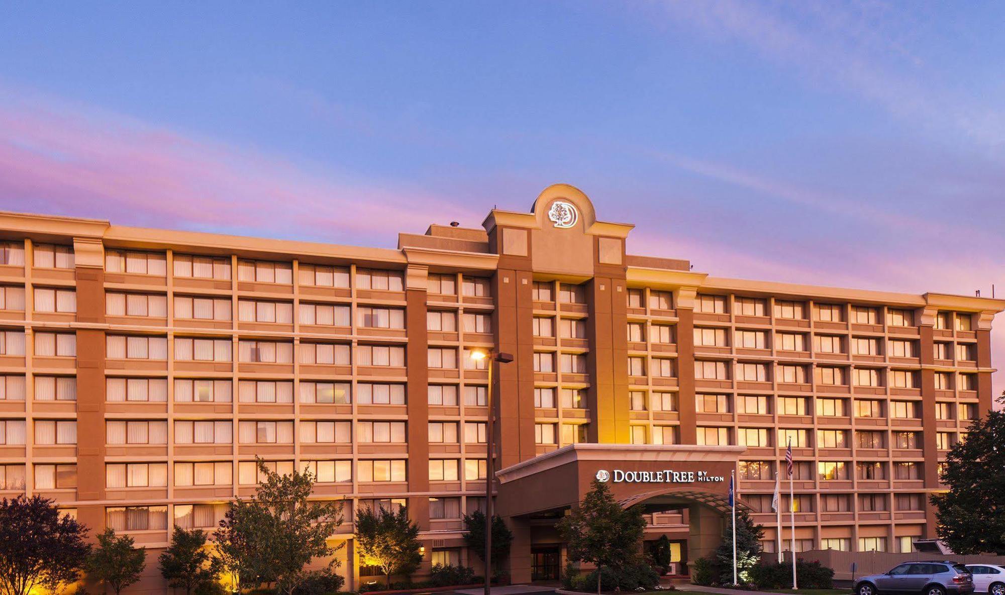 Hotel Doubletree By Hilton Norwalk Exterior foto